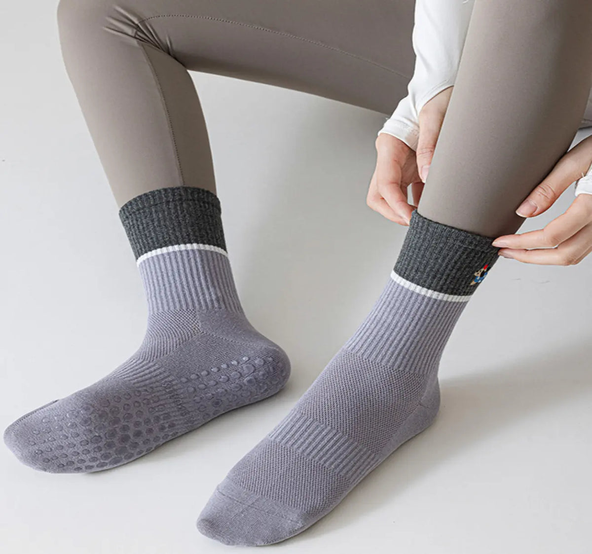 WOOF CLUB Embroidered Crew Grip Socks